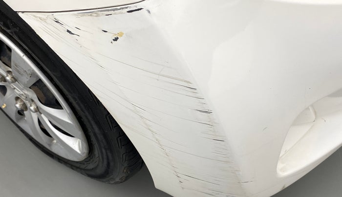 2013 Hyundai Eon MAGNA +, CNG, Manual, 1,02,003 km, Front bumper - Minor scratches