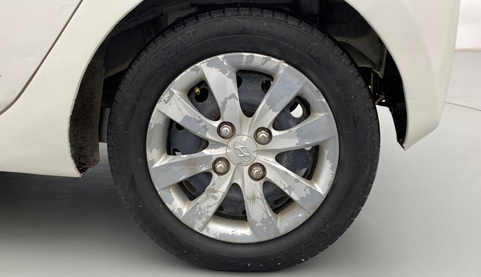 2013 Hyundai Eon MAGNA +, CNG, Manual, 1,02,003 km, Left Rear Wheel