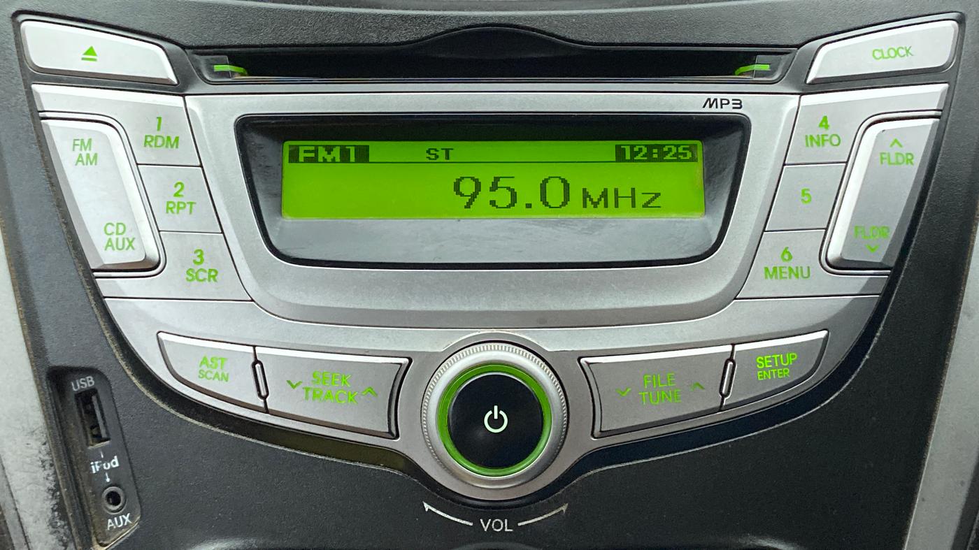 2013 Hyundai Eon MAGNA +, CNG, Manual, 1,02,003 km, Infotainment System