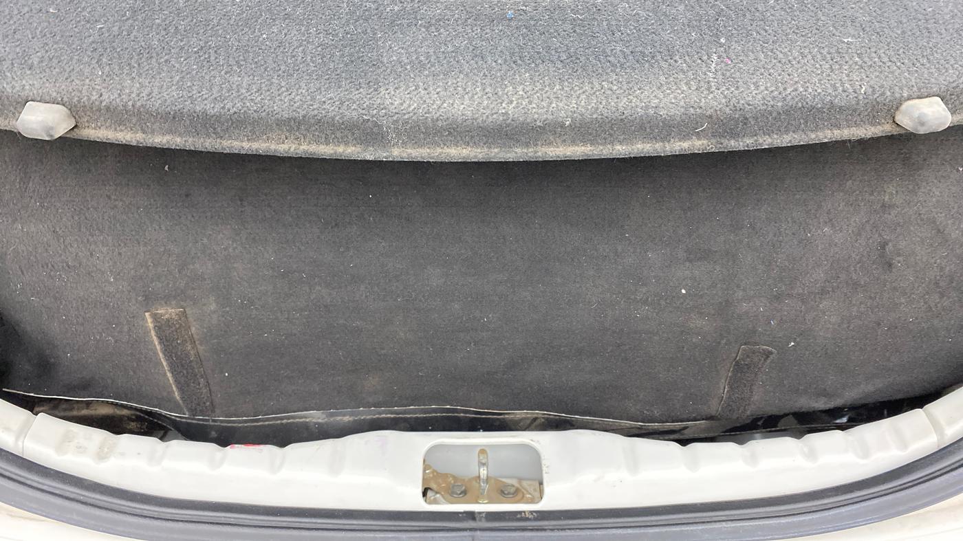 2013 Hyundai Eon MAGNA +, CNG, Manual, 1,02,003 km, Boot Inside
