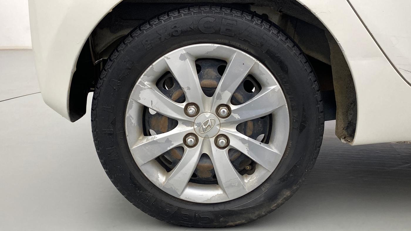 2013 Hyundai Eon MAGNA +, CNG, Manual, 1,02,003 km, Right Rear Wheel