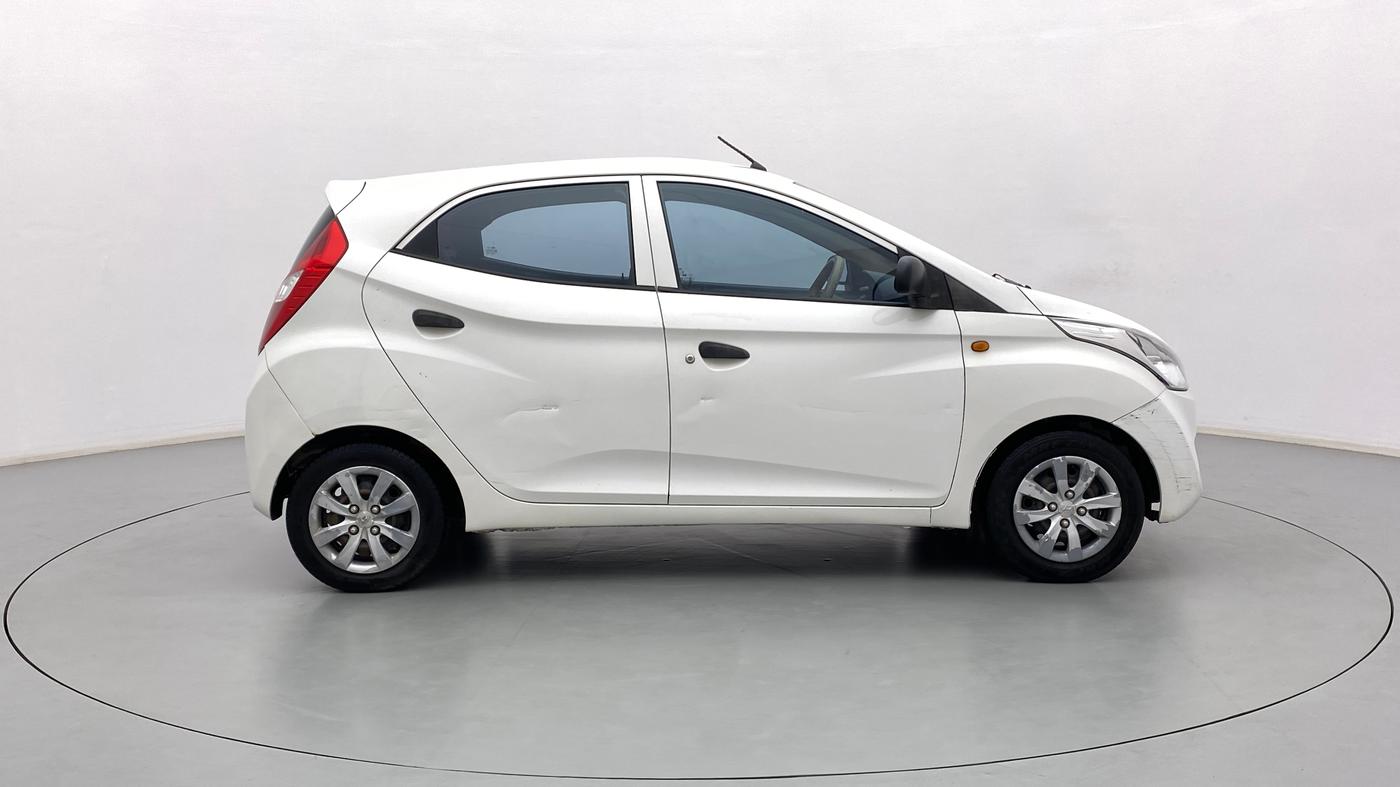 2013 Hyundai Eon MAGNA +, CNG, Manual, 1,02,003 km, Right Side View