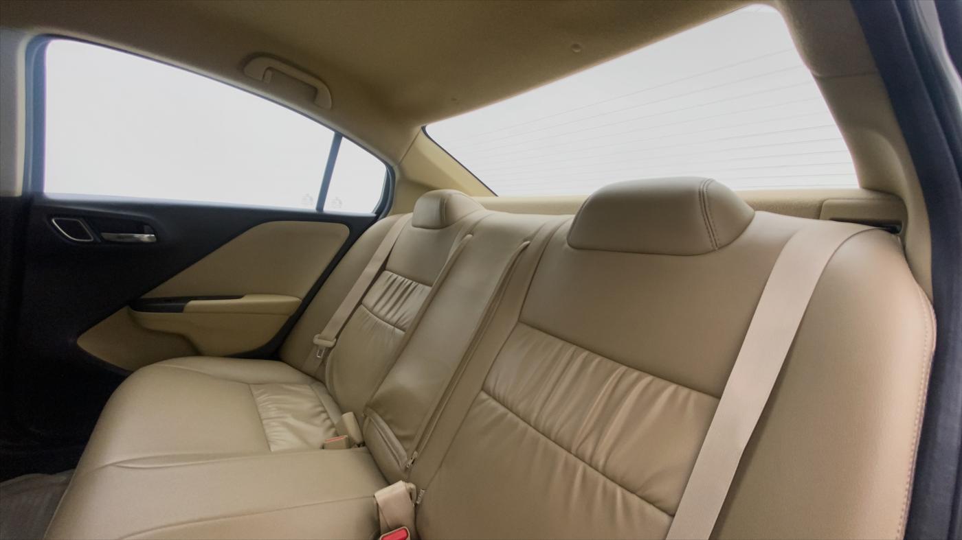 2018 Honda City V MT PETROL, Petrol, Manual, 29,942 km, Right Side Rear Door Cabin