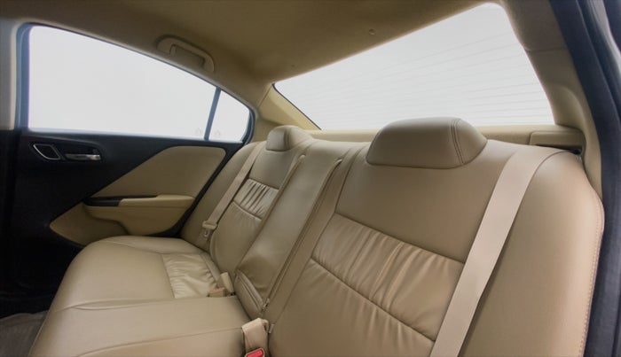 2018 Honda City V MT PETROL, Petrol, Manual, 29,942 km, Right Side Rear Door Cabin