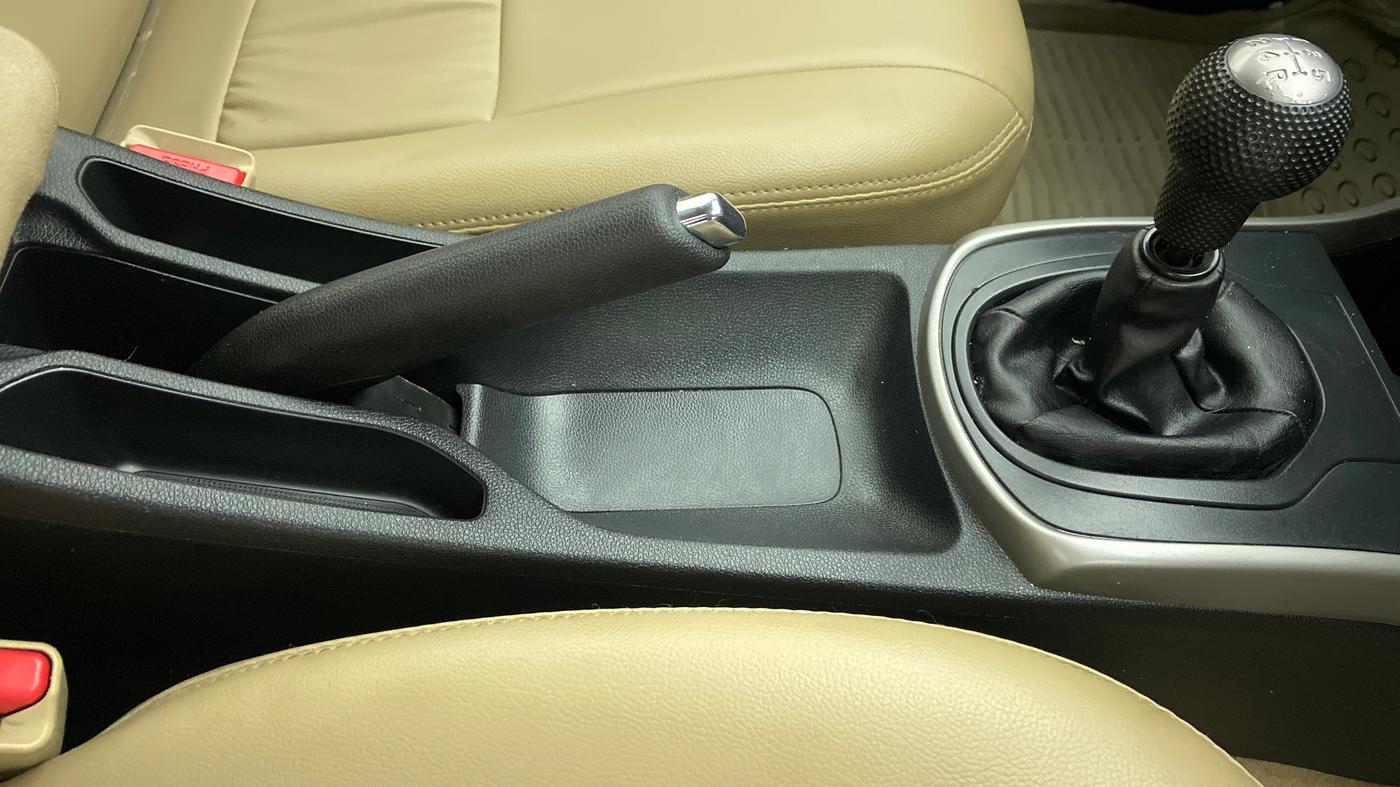 2018 Honda City V MT PETROL, Petrol, Manual, 29,942 km, Gear Lever