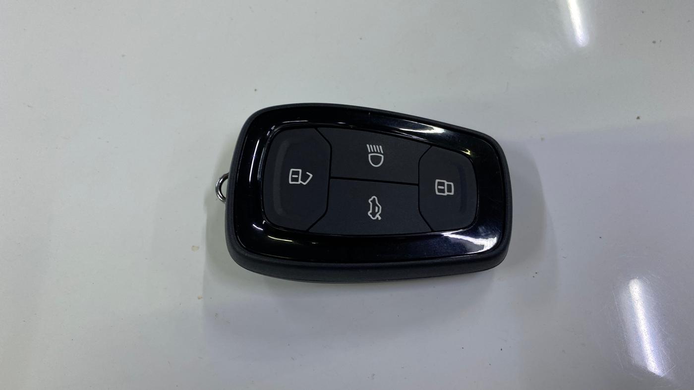 2023 Tata NEXON FEARLESS SUNROOF DUAL TONE 1.2 PETROL, Petrol, Manual, 76,598 km, Key Close Up