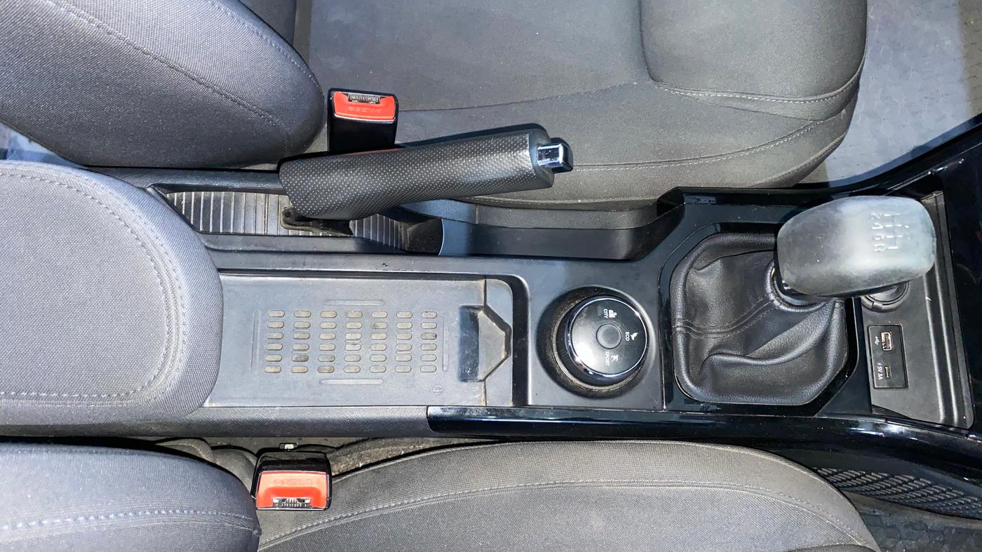 2023 Tata NEXON FEARLESS SUNROOF DUAL TONE 1.2 PETROL, Petrol, Manual, 76,598 km, Gear Lever