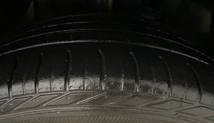 2019 Tata NEXON XMA PETROL, Petrol, Automatic, 47,239 km, Right Front Tyre Tread
