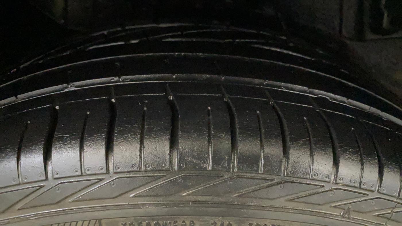 2019 Tata NEXON XMA PETROL, Petrol, Automatic, 47,239 km, Right Rear Tyre Tread