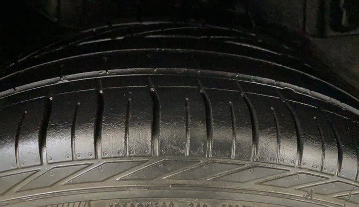 2019 Tata NEXON XMA PETROL, Petrol, Automatic, 47,239 km, Right Rear Tyre Tread