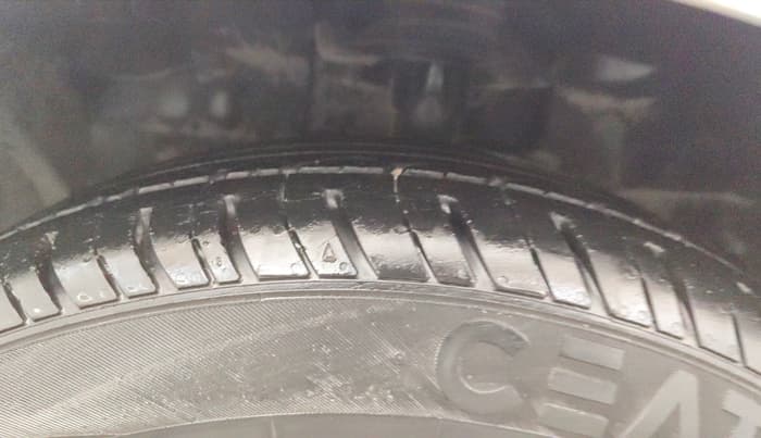2016 Ford New Figo TREND 1.2 PETROL, Petrol, Manual, 70,335 km, Left Front Tyre Tread