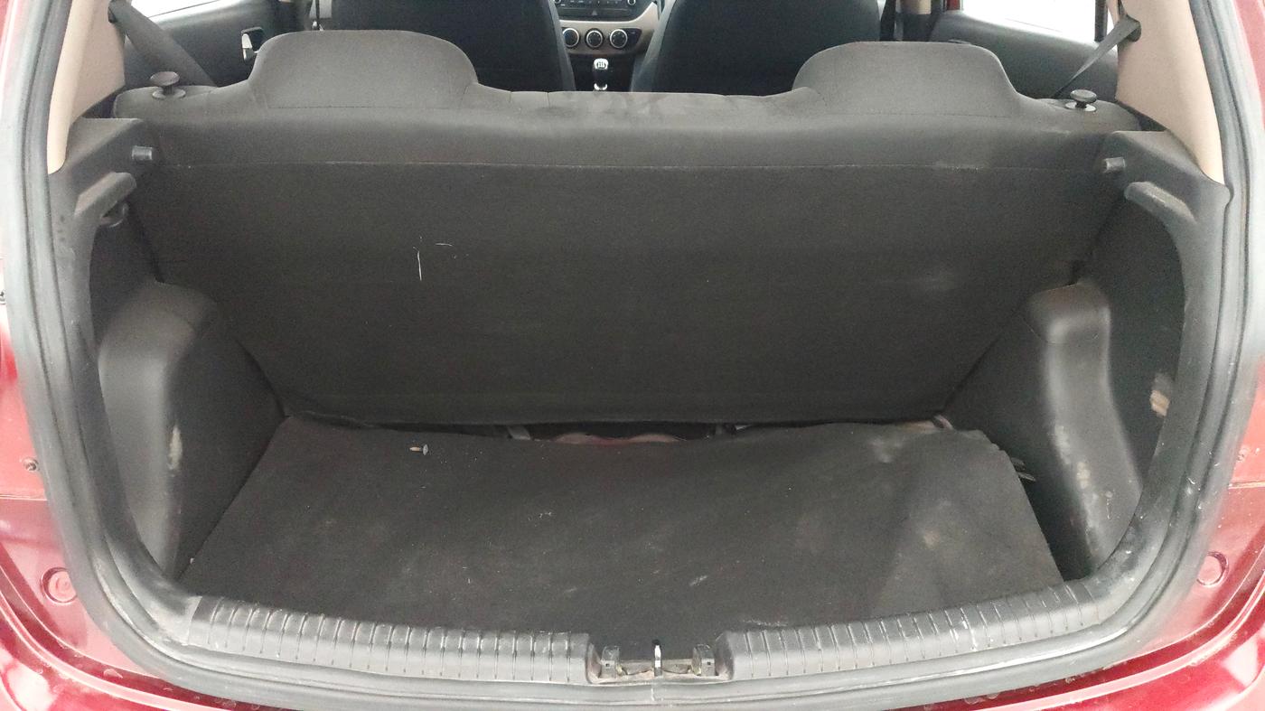 2015 Hyundai Grand i10 SPORTZ 1.2 KAPPA VTVT, Petrol, Manual, 88,903 km, Boot Inside