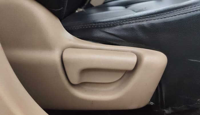 2013 Honda Brio EX MT, CNG, Manual, 67,414 km, Driver Side Adjustment Panel