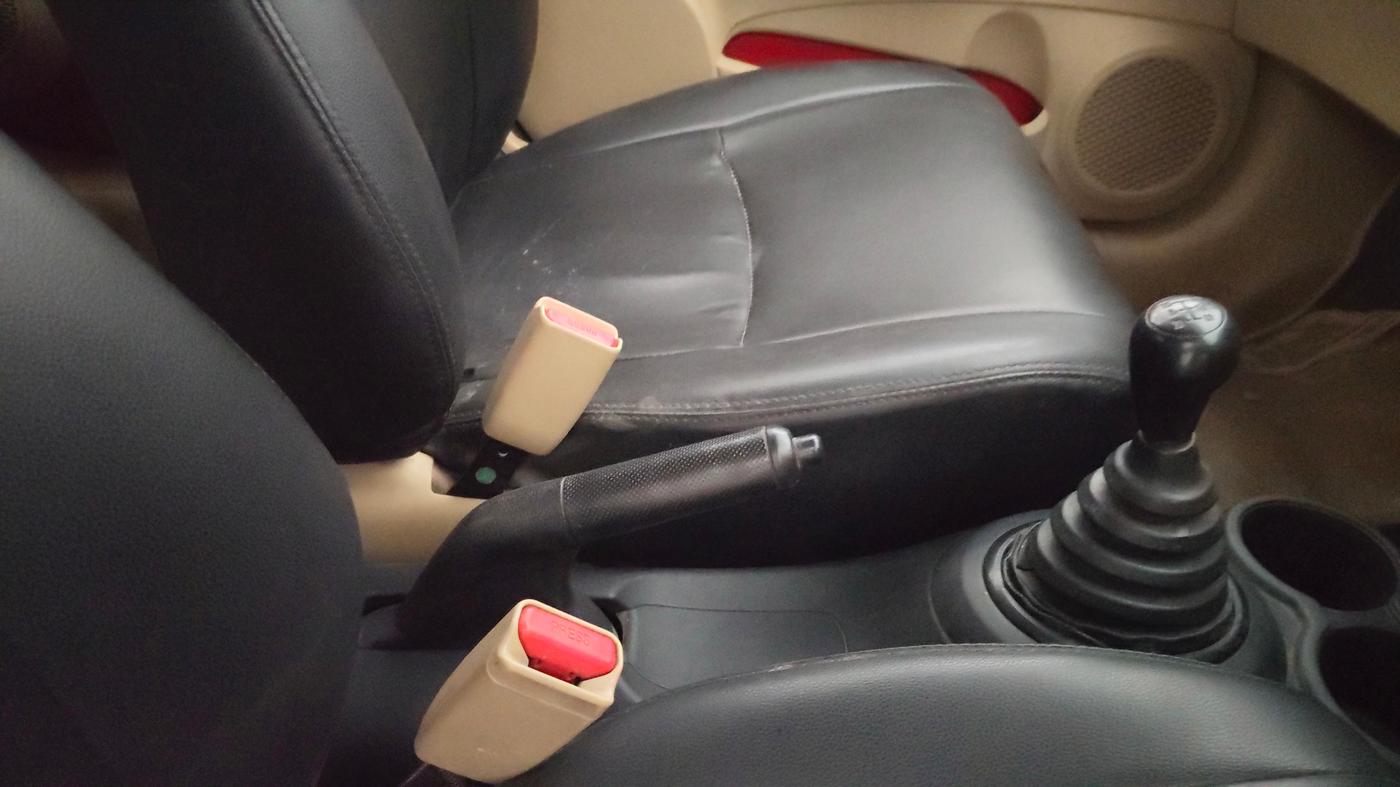 2013 Honda Brio EX MT, CNG, Manual, 67,414 km, Gear Lever