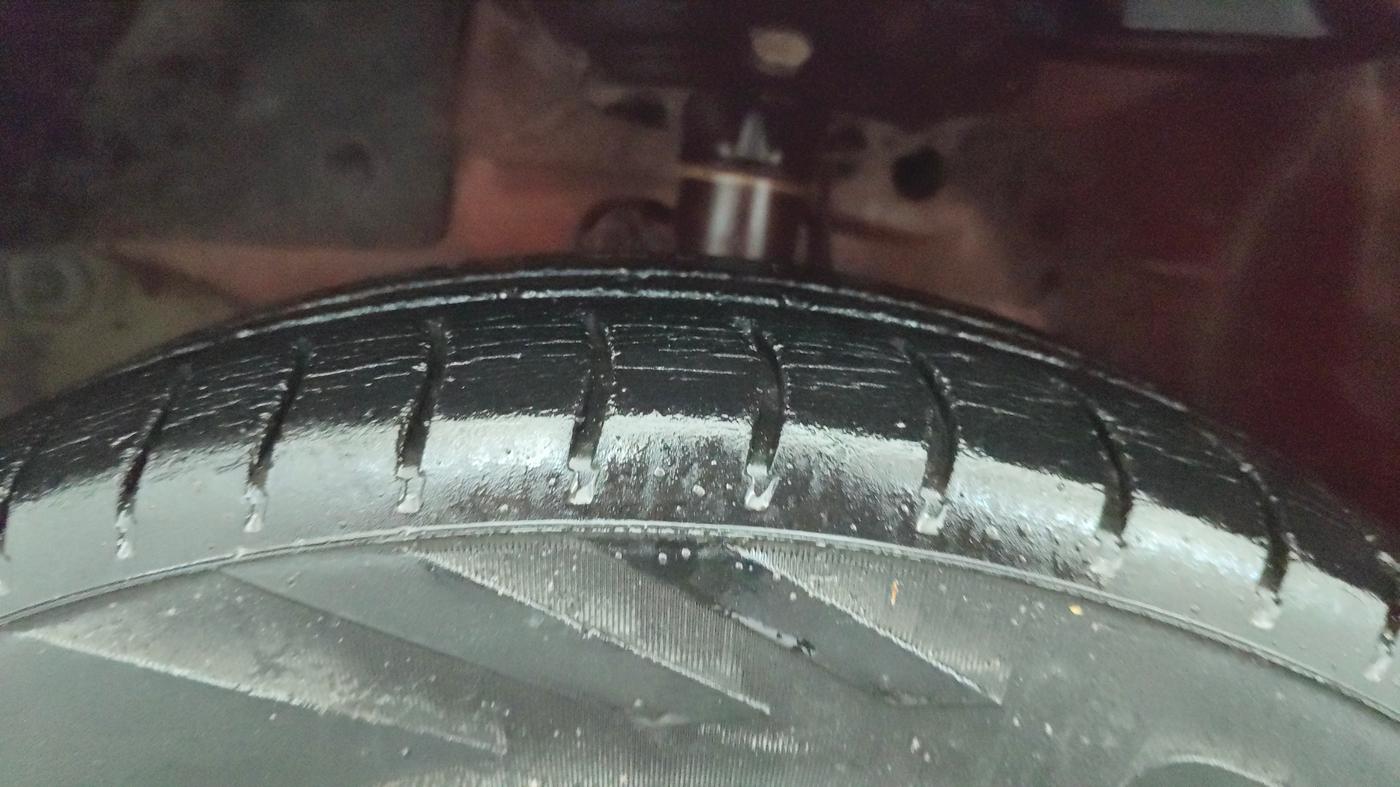 2013 Honda Brio EX MT, CNG, Manual, 67,414 km, Left Front Tyre Tread