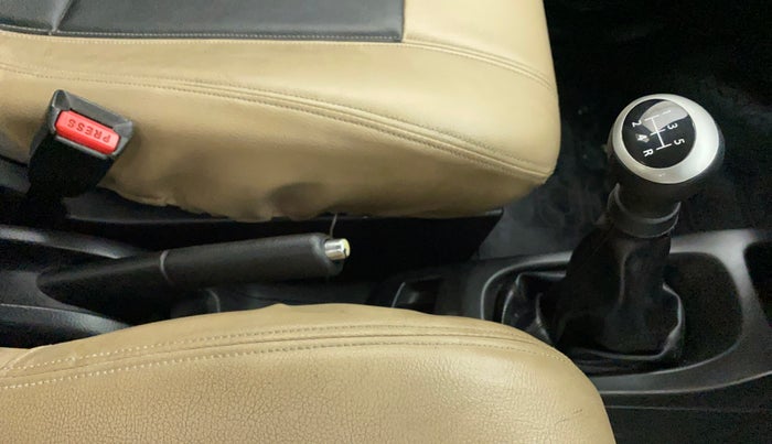 2013 Maruti Wagon R 1.0 VXI, Petrol, Manual, 52,514 km, Gear Lever
