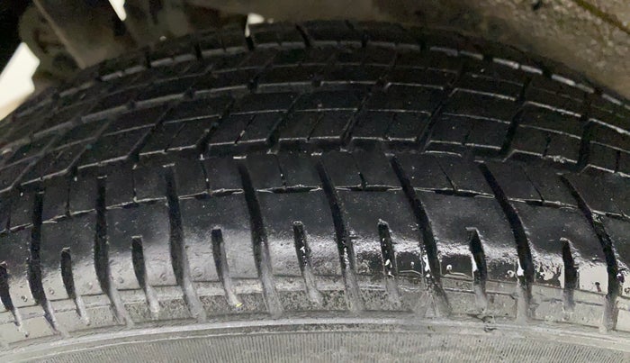 2013 Maruti Wagon R 1.0 VXI, Petrol, Manual, 52,514 km, Right Rear Tyre Tread