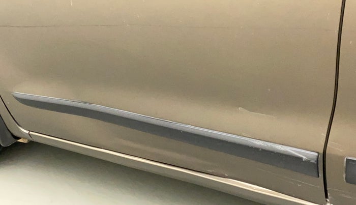 2013 Maruti Wagon R 1.0 VXI, Petrol, Manual, 52,514 km, Front passenger door - Minor scratches