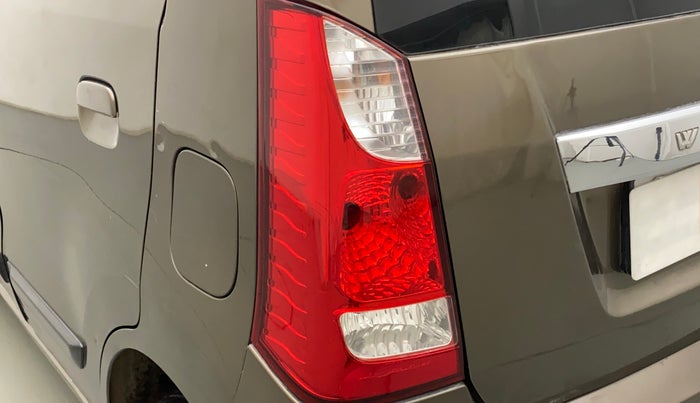 2013 Maruti Wagon R 1.0 VXI, Petrol, Manual, 52,514 km, Left tail light - Minor damage