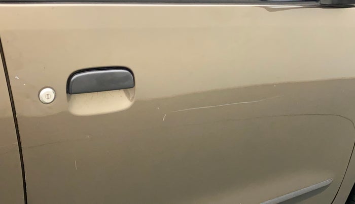 2013 Maruti Wagon R 1.0 VXI, Petrol, Manual, 52,514 km, Driver-side door - Minor scratches