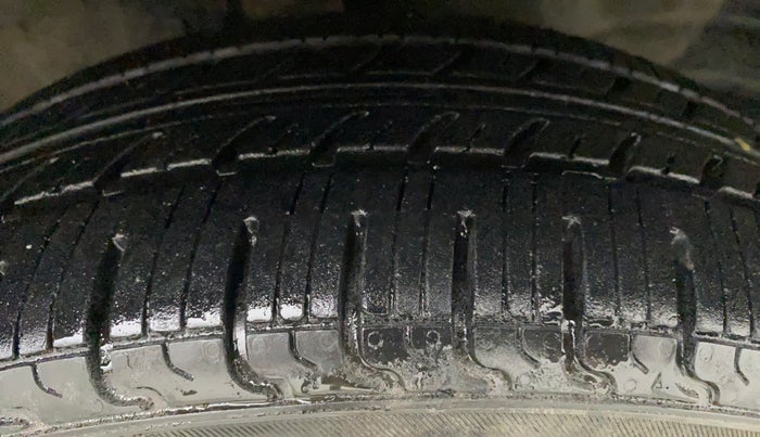 2013 Maruti Wagon R 1.0 VXI, Petrol, Manual, 52,514 km, Right Front Tyre Tread