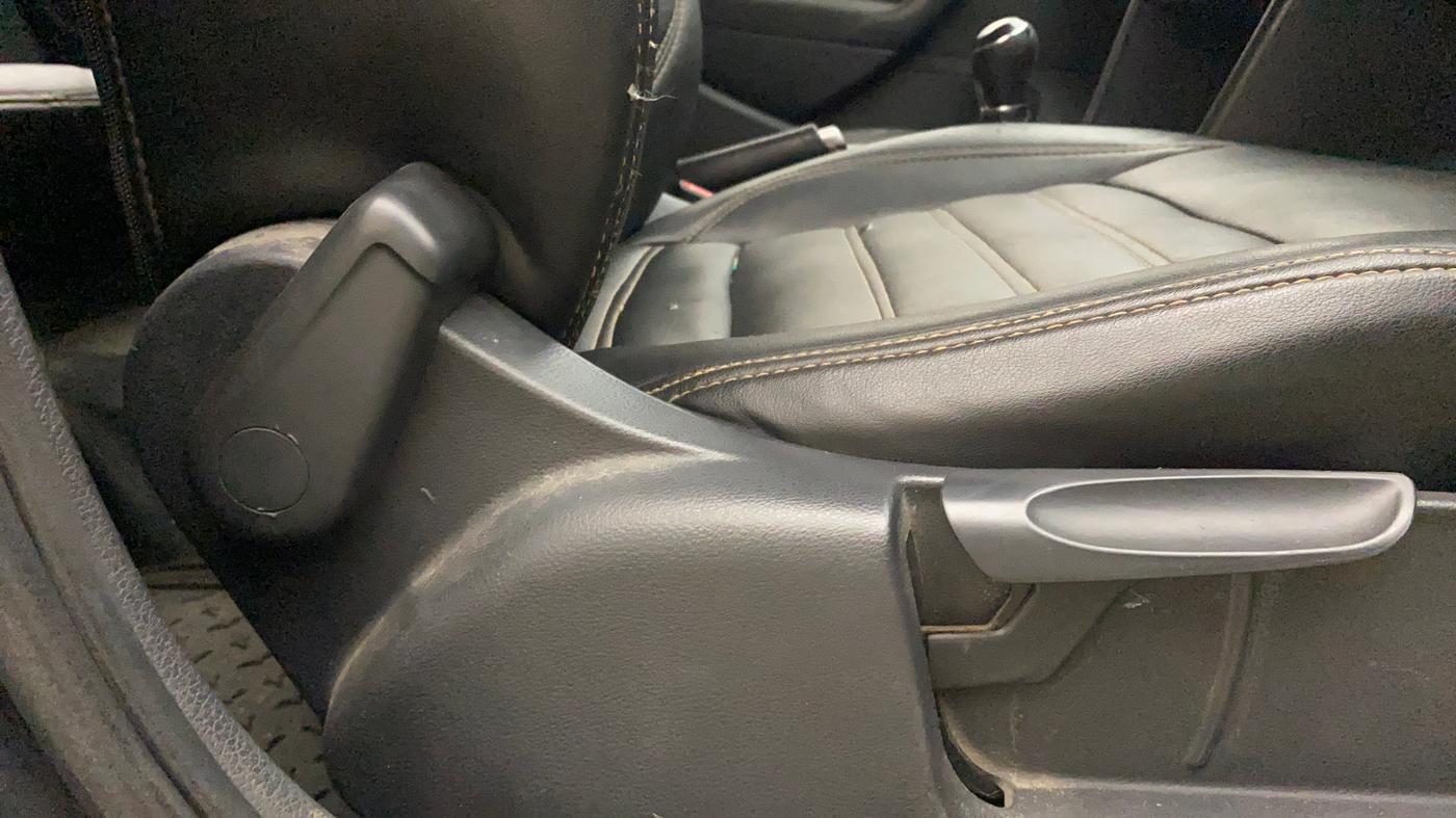 2017 Volkswagen Polo ALLSTAR 1.2, Petrol, Manual, 96,879 km, Driver Side Adjustment Panel