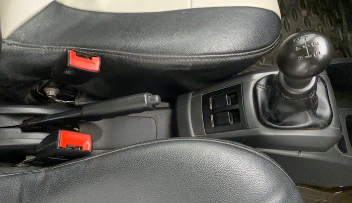 2016 Maruti Alto 800 VXI, Petrol, Manual, 60,995 km, Gear Lever