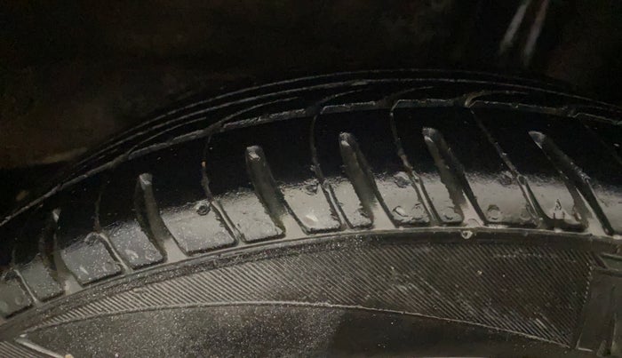 2016 Hyundai Grand i10 SPORTZ 1.2 KAPPA VTVT, CNG, Manual, 89,067 km, Left Rear Tyre Tread