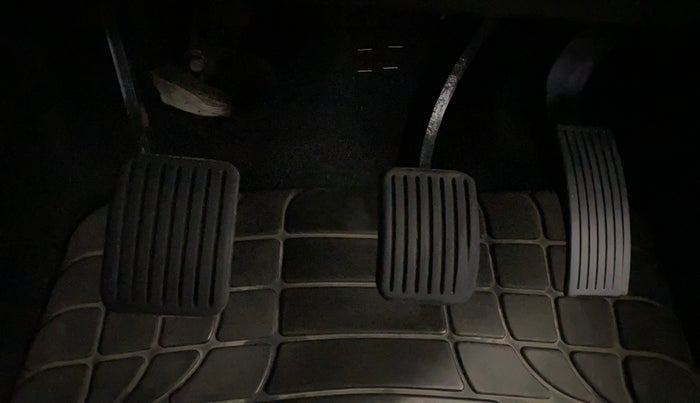 2016 Hyundai Grand i10 SPORTZ 1.2 KAPPA VTVT, CNG, Manual, 89,067 km, Pedals