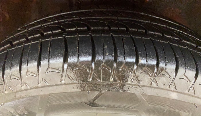 2015 Maruti Celerio ZXI AMT, Petrol, Automatic, 1,33,222 km, Right Front Tyre Tread