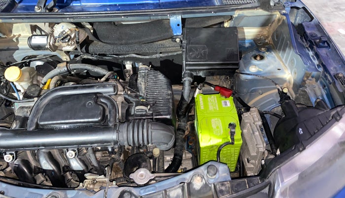 2017 Renault Kwid CLIMBER 1.0 AMT, Petrol, Automatic, 47,173 km, Engine View - Left