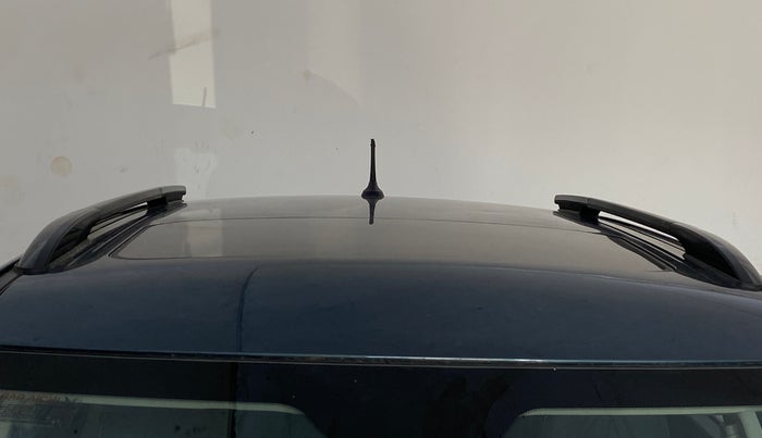 2023 Mahindra XUV300 W6 1.2 PETROL AMT, Petrol, Automatic, 16,670 km, Moonroof/ Sunroof