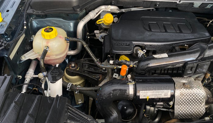 2023 Mahindra XUV300 W6 1.2 PETROL AMT, Petrol, Automatic, 16,670 km, Engine View - Right