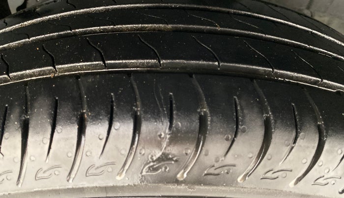 2023 Mahindra XUV300 W6 1.2 PETROL AMT, Petrol, Automatic, 16,670 km, Left Rear Tyre Tread