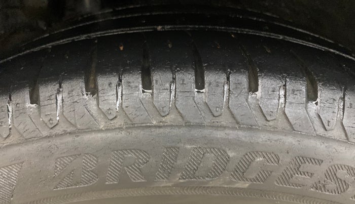 2022 Hyundai Verna SX (O) 1.0 TURBO DCT, Petrol, Automatic, 65,885 km, Right Rear Tyre Tread