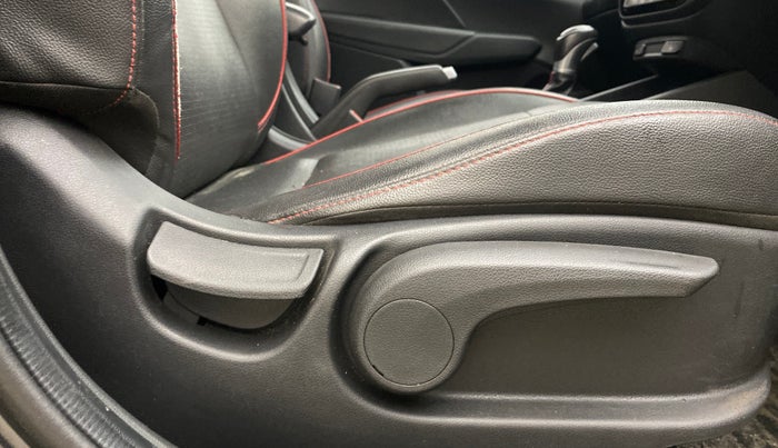 2022 Hyundai Verna SX (O) 1.0 TURBO DCT, Petrol, Automatic, 65,885 km, Driver Side Adjustment Panel