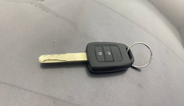 2017 Honda Jazz 1.2L I-VTEC SV, Petrol, Manual, 43,475 km, Key Close Up