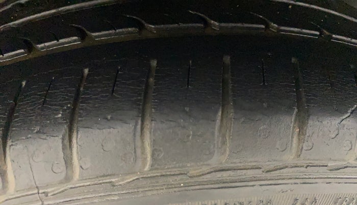 2017 Honda Jazz 1.2L I-VTEC SV, Petrol, Manual, 43,475 km, Right Rear Tyre Tread