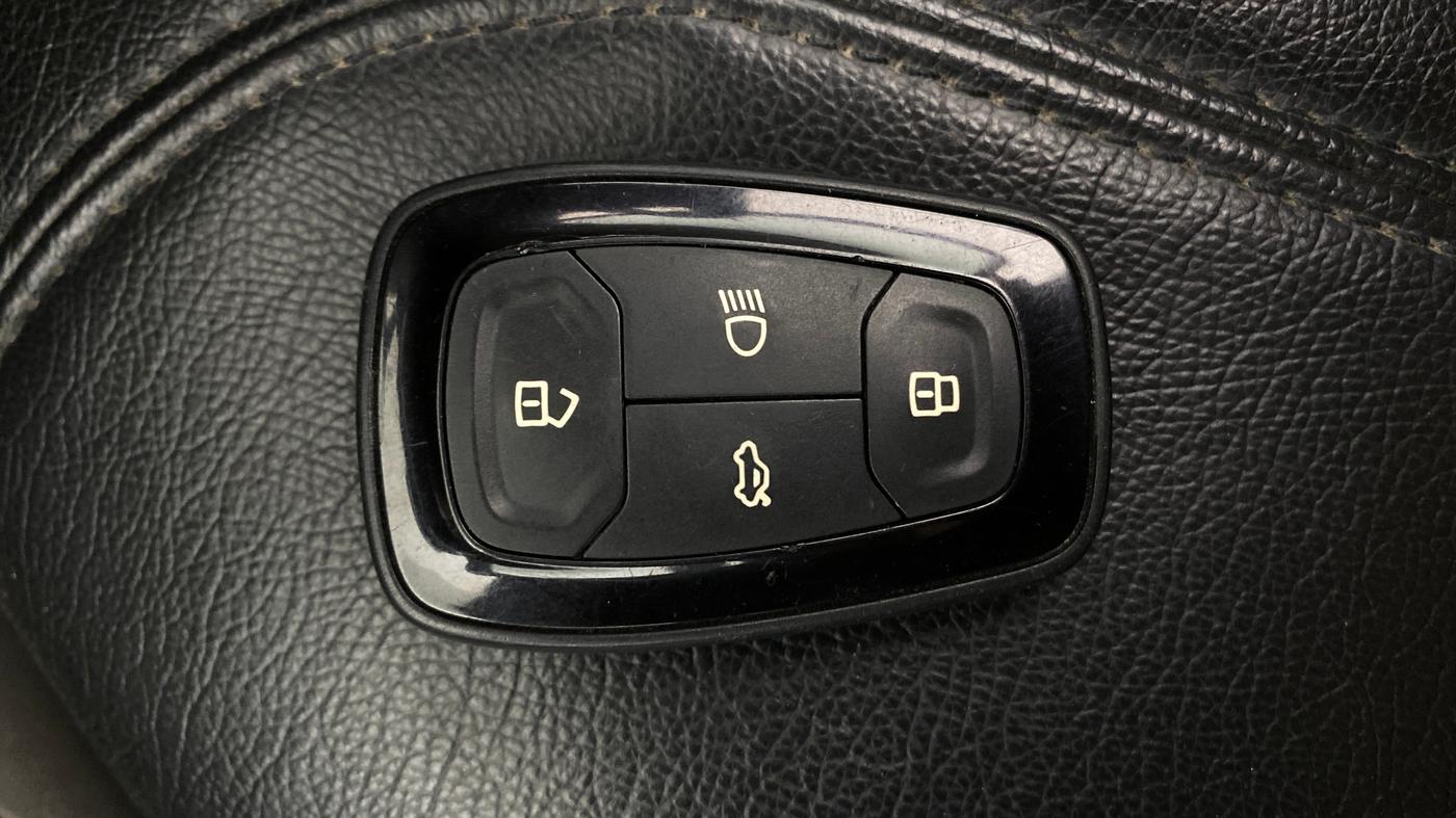 2018 Tata NEXON XZA PLUS PETROL, Petrol, Automatic, 91,451 km, Key Close Up