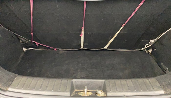 2019 Mahindra KUV 100 NXT K2 P 6 STR, Petrol, Manual, 45,588 km, Boot Inside