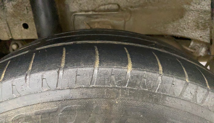 2019 Mahindra KUV 100 NXT K2 P 6 STR, Petrol, Manual, 45,588 km, Right Rear Tyre Tread