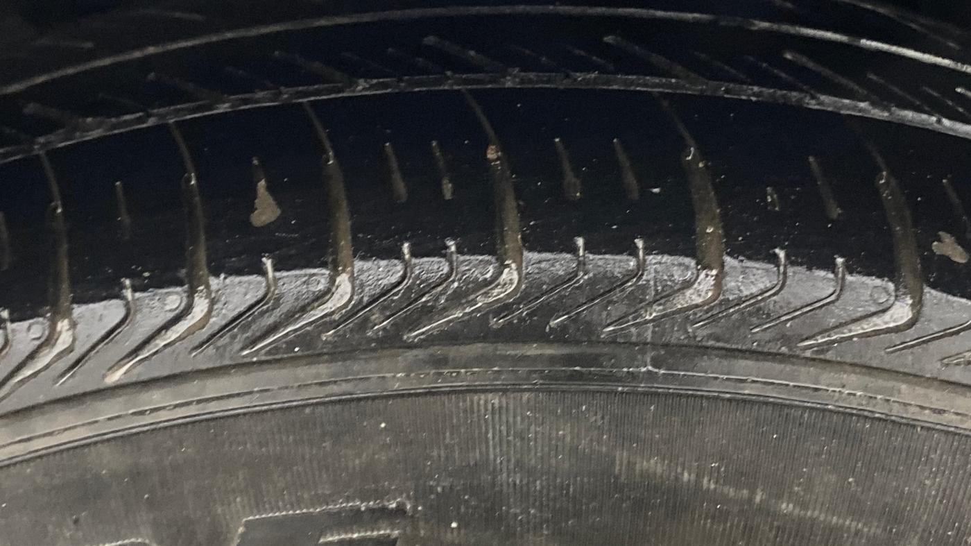 2014 Maruti Swift Dzire VDI, Diesel, Manual, 1,30,761 km, Left Rear Tyre Tread