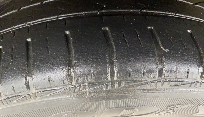 2017 Hyundai Grand i10 MAGNA 1.2 KAPPA VTVT, Petrol, Manual, 66,707 km, Left Front Tyre Tread