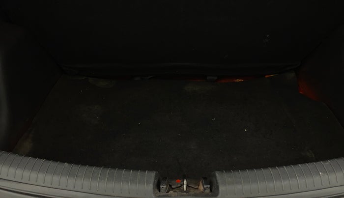 2017 Hyundai Grand i10 MAGNA 1.2 KAPPA VTVT, Petrol, Manual, 66,707 km, Boot Inside