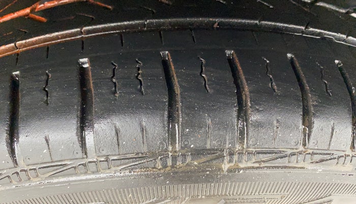 2017 Hyundai Grand i10 MAGNA 1.2 KAPPA VTVT, Petrol, Manual, 66,707 km, Left Rear Tyre Tread