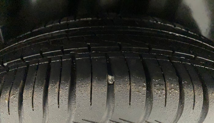 2013 Volkswagen Polo HIGHLINE1.2L, Petrol, Manual, 56,605 km, Right Rear Tyre Tread