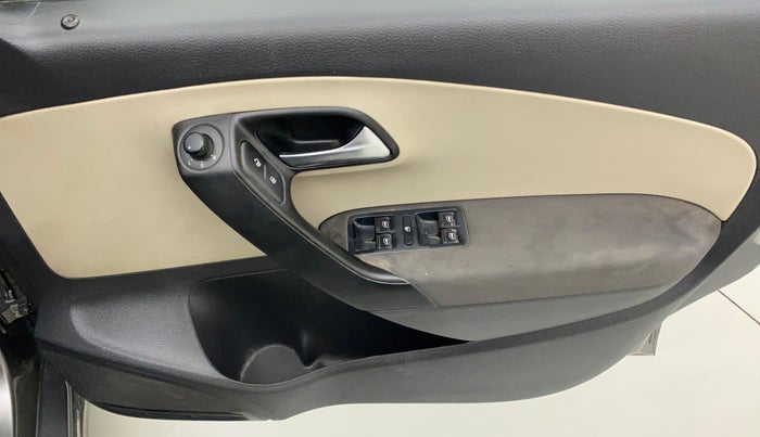 2013 Volkswagen Polo HIGHLINE1.2L, Petrol, Manual, 56,605 km, Driver Side Door Panels Control