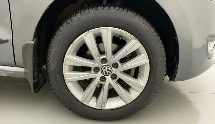 2013 Volkswagen Polo HIGHLINE1.2L, Petrol, Manual, 56,605 km, Right Front Wheel