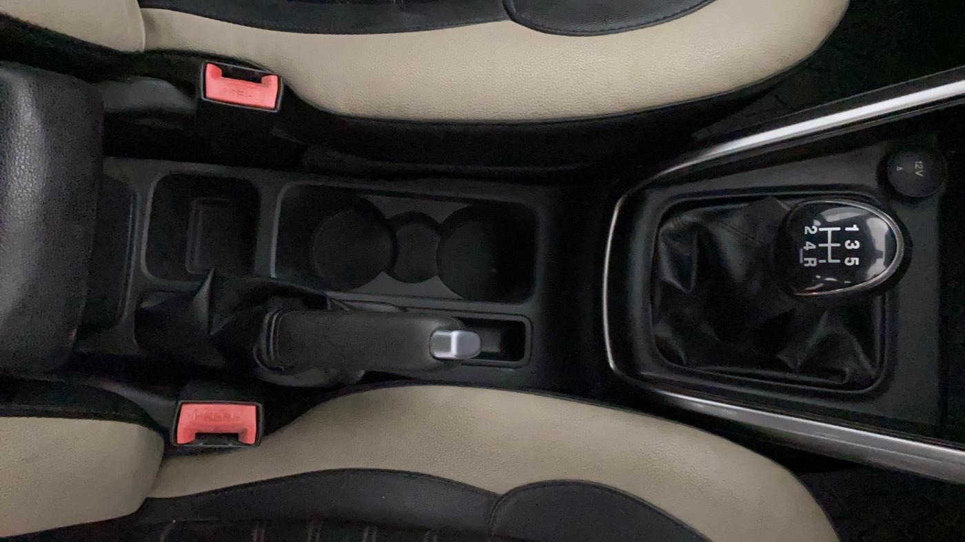 2020 Ford Ecosport TITANIUM + 1.5L DIESEL, Diesel, Manual, 1,16,789 km, Gear Lever