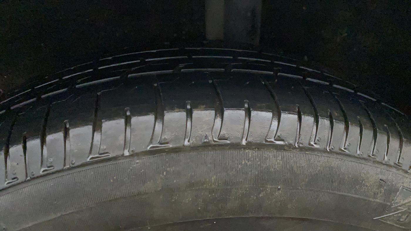 2020 Ford Ecosport TITANIUM + 1.5L DIESEL, Diesel, Manual, 1,16,789 km, Left Rear Tyre Tread